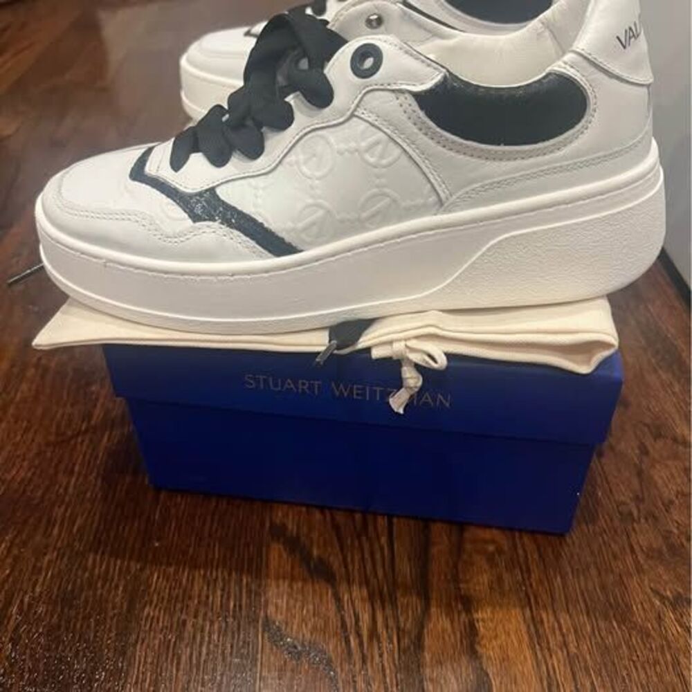 Women’s Sneakers